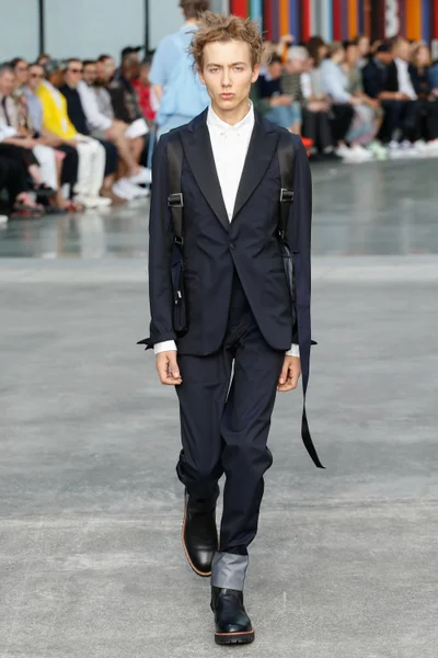 Look 49